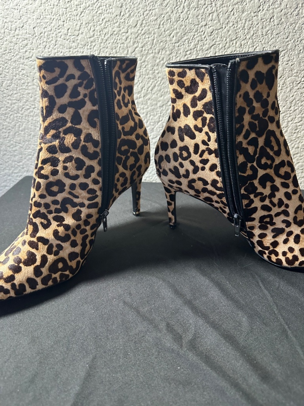 Steve Madden ( Steven) calf hair cheetah print booty boots size 8m - Picture 9 of 13